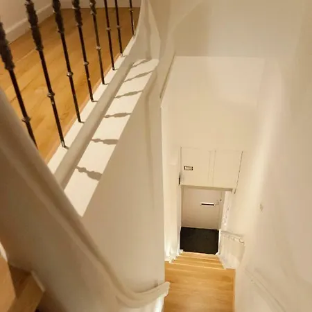 Apartman Flower Market